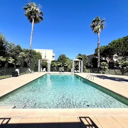 2p Avec Piscine Et Parking - Apartment